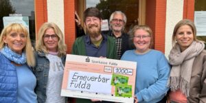 Spendenübergabe Yoga im Park